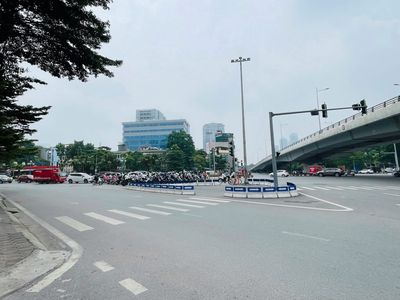 Hiếm ! Mảnh đất phân lô Hoàng Quốc Việt-Nghĩa Đô, ngõ ôtô hai mặt tiền