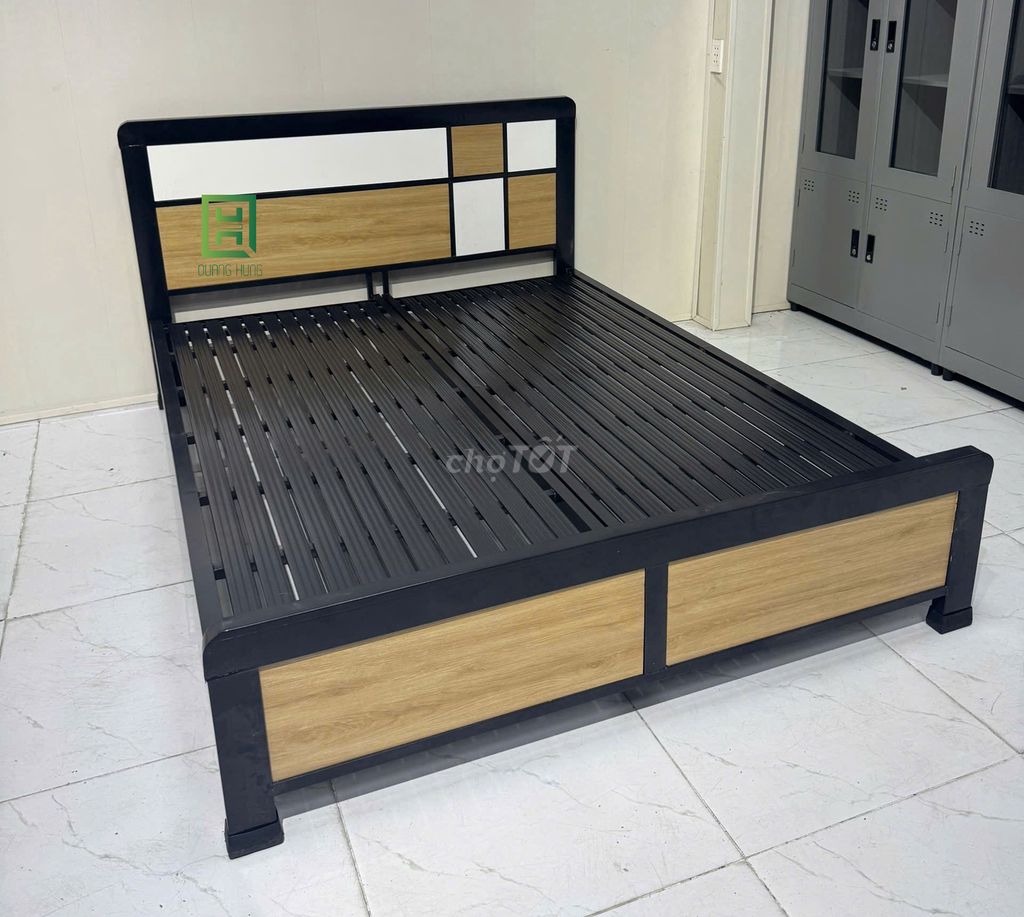 Giường sắt Hộp 4x8 Sắt hộp 1m Đen vân gỗ. Mua bán Giường, chăn ga gối nệm tại Thành phố Thủ Dầu Một Bình Dương được đăng bởi Nội Thất Quang Hùng TD hình 1