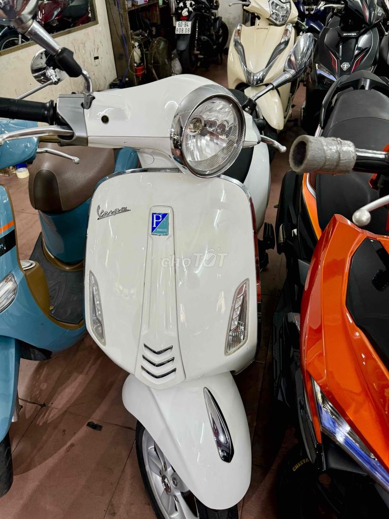 🔴🔴 Vespa Primavera 125 trắng đký 25/12/2014 có góp