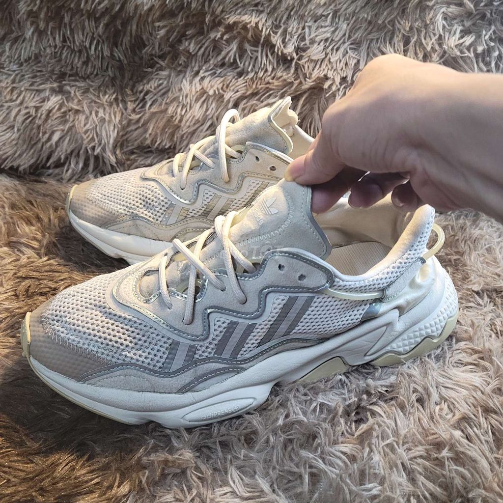 Adidas Ozweego size 41.5