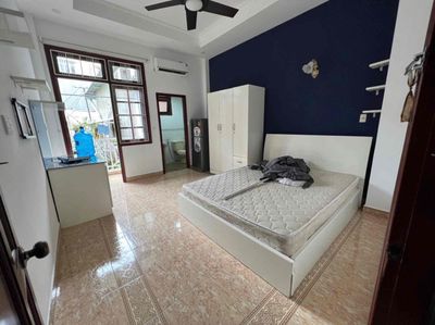 Phòng ban công 20m2 ngay chợ Tân Định