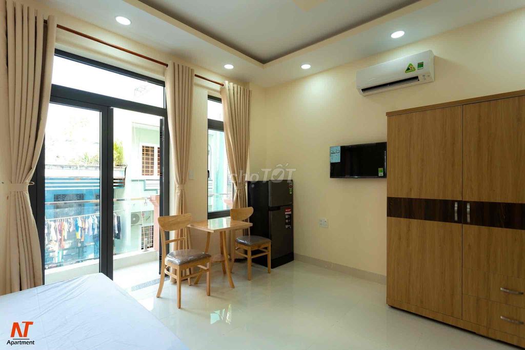 STUDIO BAN CÔNG 35m2_ĐẦY ĐỦ NỘI THẤT GỖ CAO CẤP NGAY Q10