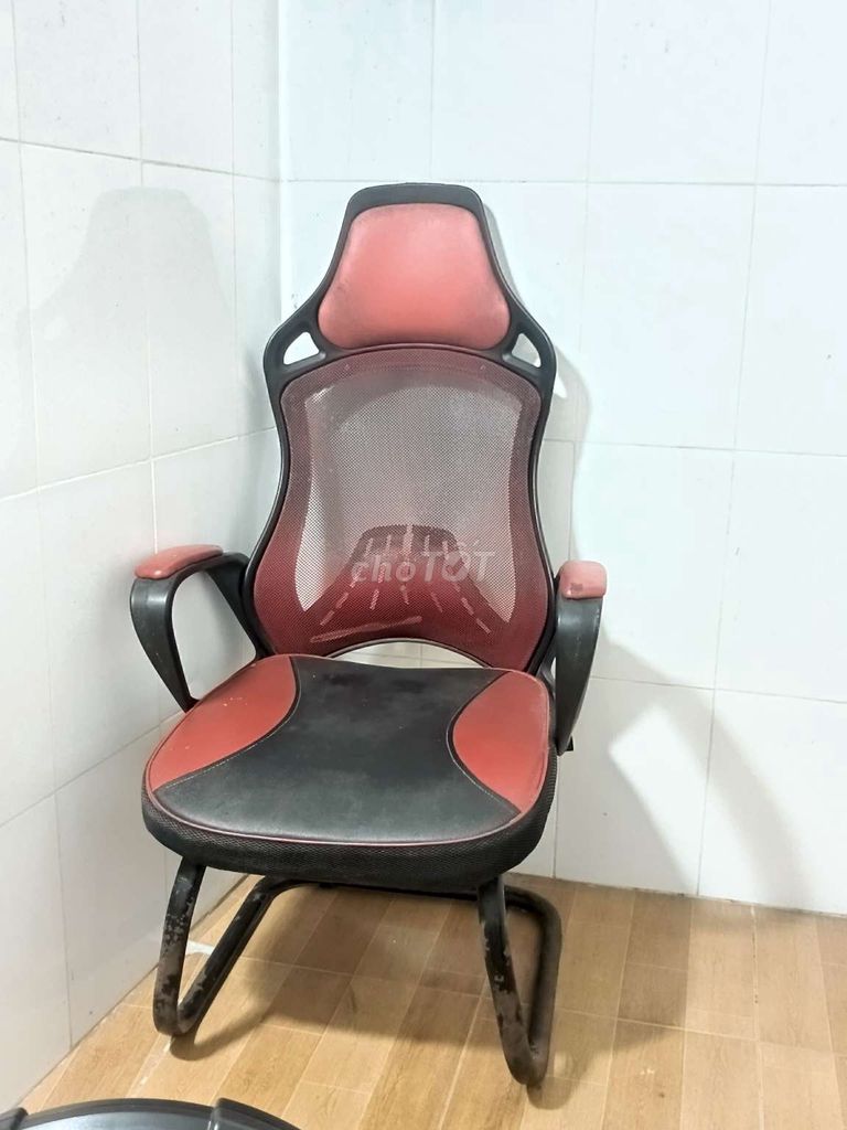 Ghế Lưới Da Đỏ Đen. Mua bán Bàn ghế tại Quận Thanh Xuân Hà Nội được đăng bởi Phạm đức hình 1