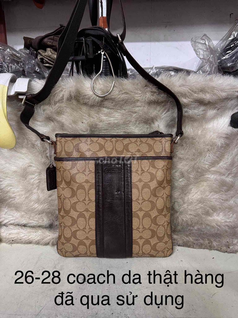 Đeo chéo COACH size 26x28 khuy khoá dập hiệu