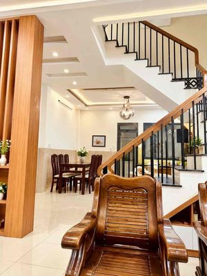 Nhà phố 103 m² · 4 PN · Đường Lê Hữu Trác