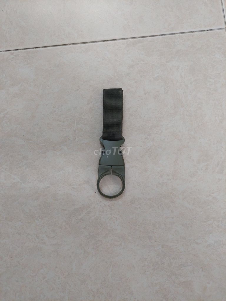 01 đồ treo chai nước khi đi du lịch, dã ngoại.. Mua bán Đồ thể thao, Dã ngoại tại Quận 1 Tp Hồ Chí Minh được đăng bởi Anh Năm hình 1