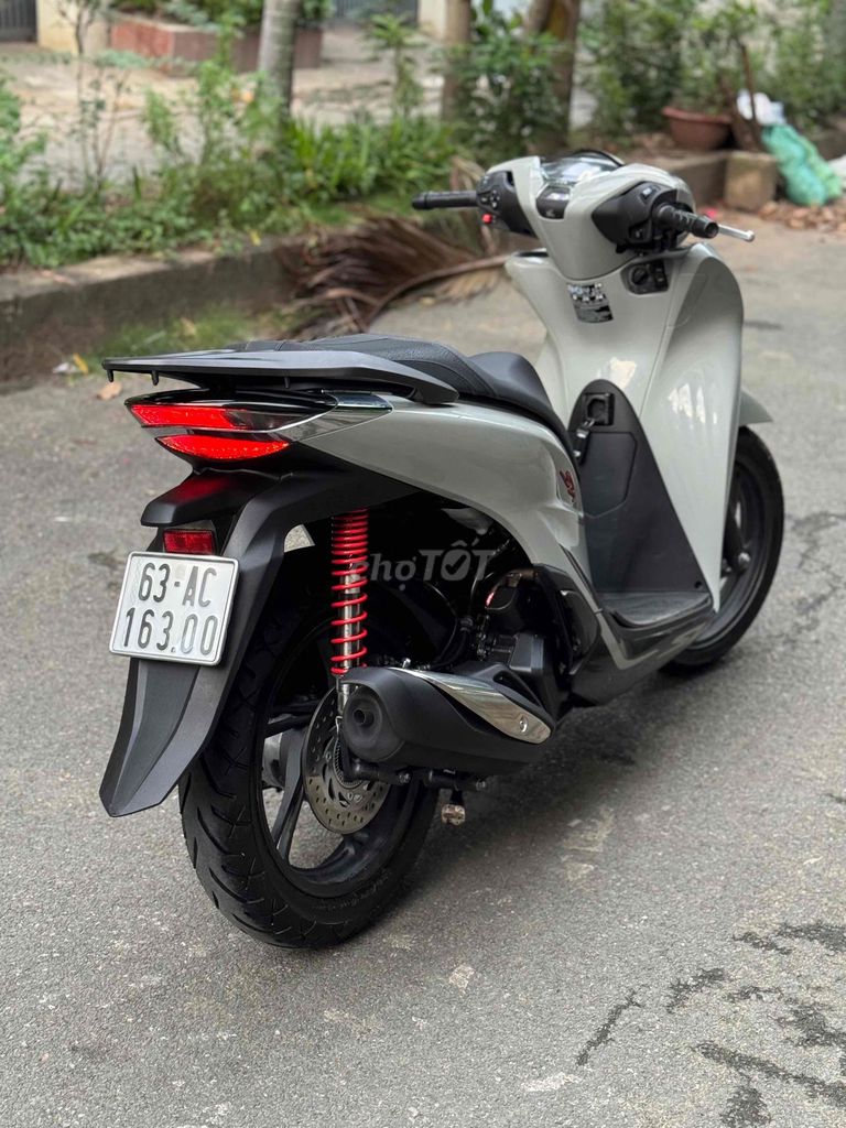 Honda SH 160i ABS 2024 Xám xi măng. Mua bán Xe máy tại Quận Gò Vấp Tp Hồ Chí Minh được đăng bởi CHXM 86 chuyên bán xe trả góp hình 15
