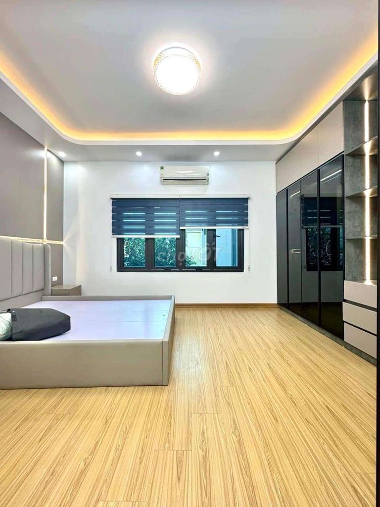 Sốc , ngã tư sở, quan nhân , oto gần ,ở sướng , full đồ , 30m2, 4 tầng