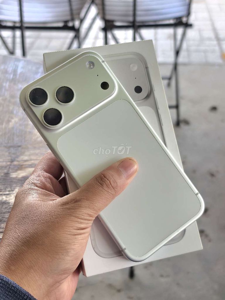 iPhone 17 Pro Max 256 ZP/A BH 13/3/2027. Mua bán Điện thoại tại Quận Cái Răng Cần Thơ được đăng bởi GAMESTORE 1992 hình 1
