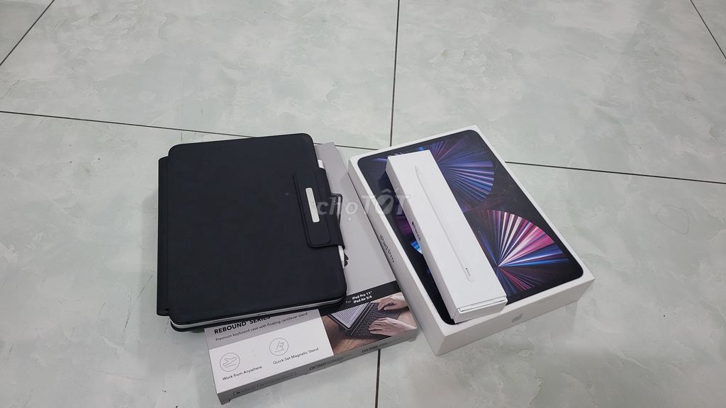 IPad M1 128 wifi đẹp như mới+pencil 2+Keyboard ESR