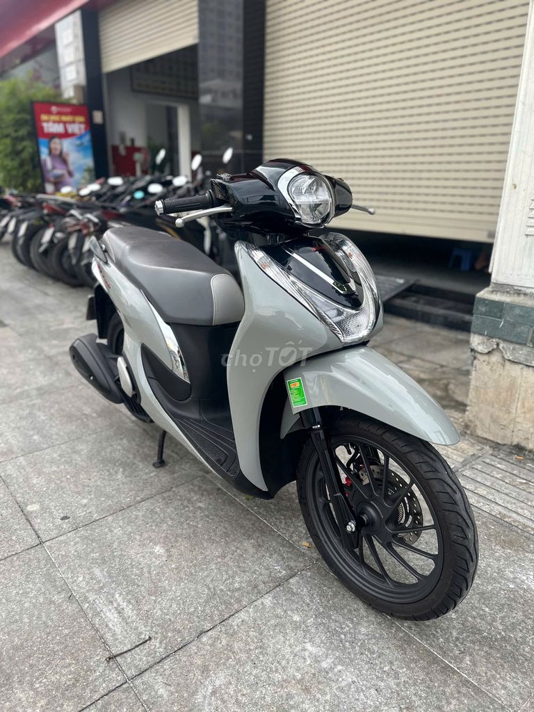 Honda SH Mode 125 ABS 2023 Xám 9000km. Mua bán Xe máy tại Huyện Bình Chánh Tp Hồ Chí Minh được đăng bởi VÕ MINH HẬU hình 2