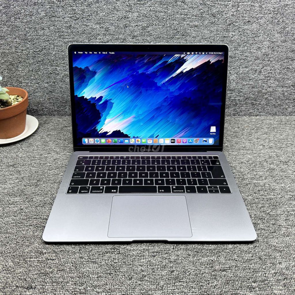 Macbook Air 2018 - Bản SSD 256G - Máy đẹp, pin tốt