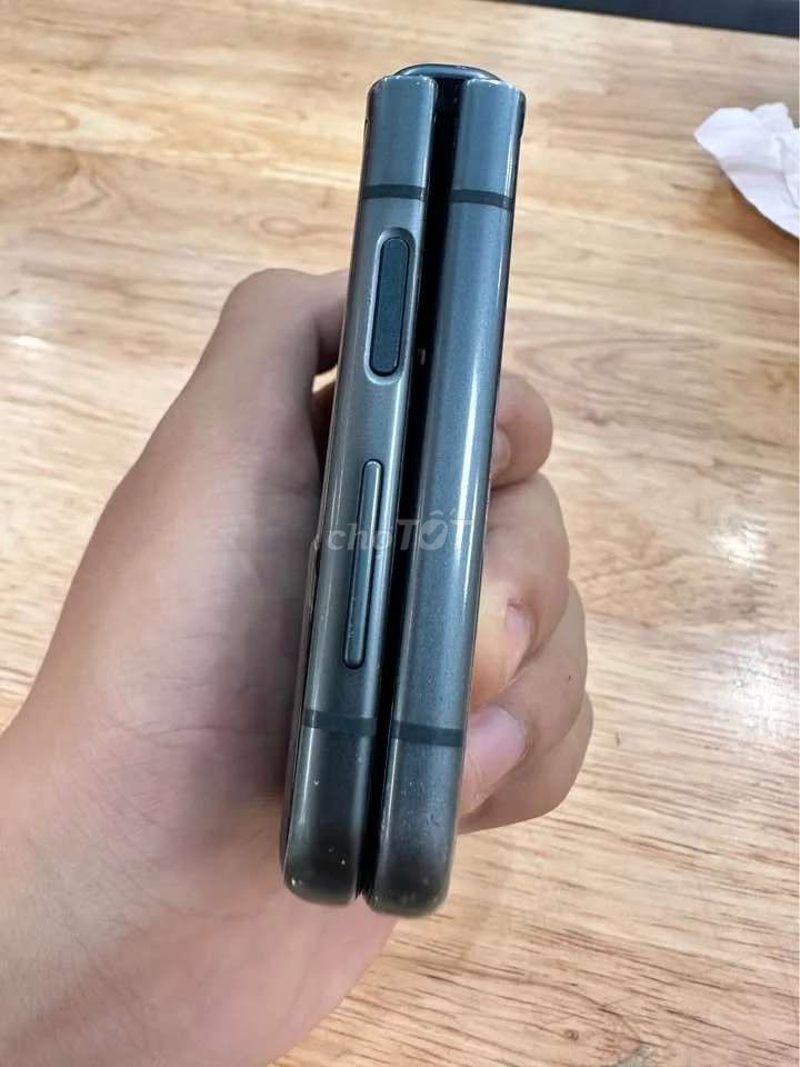 Samsung Z Flip 3 256GB Xám Đã sử dụng. Mua bán Điện thoại tại Quận 7 Tp Hồ Chí Minh được đăng bởi Long hình 1