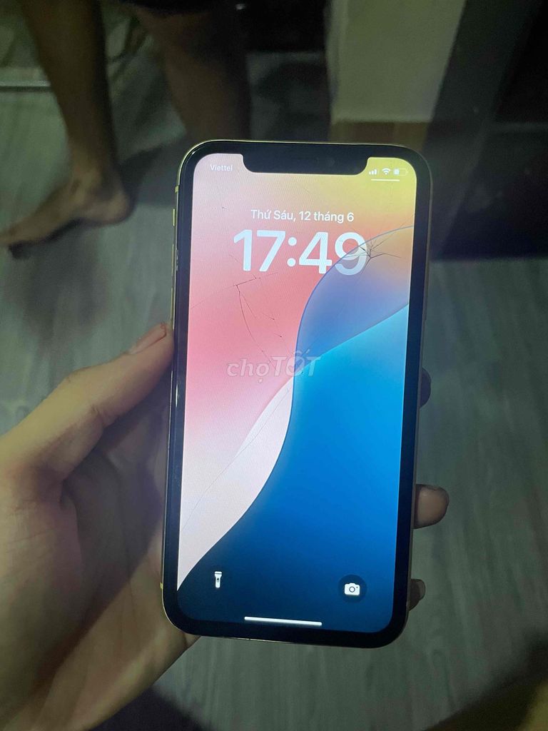 Apple iPhone 11 64GB Vàng Đã thay màn, pin. Mua bán Điện thoại tại Quận 12 Tp Hồ Chí Minh được đăng bởi văn phong hình 1