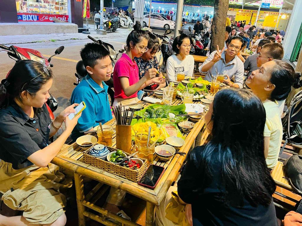 [ BAO ĂN Ở] TUYỂN PHỤ BẾP + PHỤC VỤ. Việc làm Nhân viên phục vụ tại Quận 7 Tp Hồ Chí Minh được đăng bởi Mai Thị Diễm Trinh hình 5
