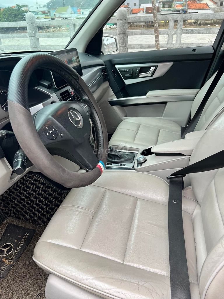 Mercedes GLK300 2010 Trắng 93000 km. Mua bán Ô tô tại Quận Gò Vấp Tp Hồ Chí Minh được đăng bởi Quang hình 6