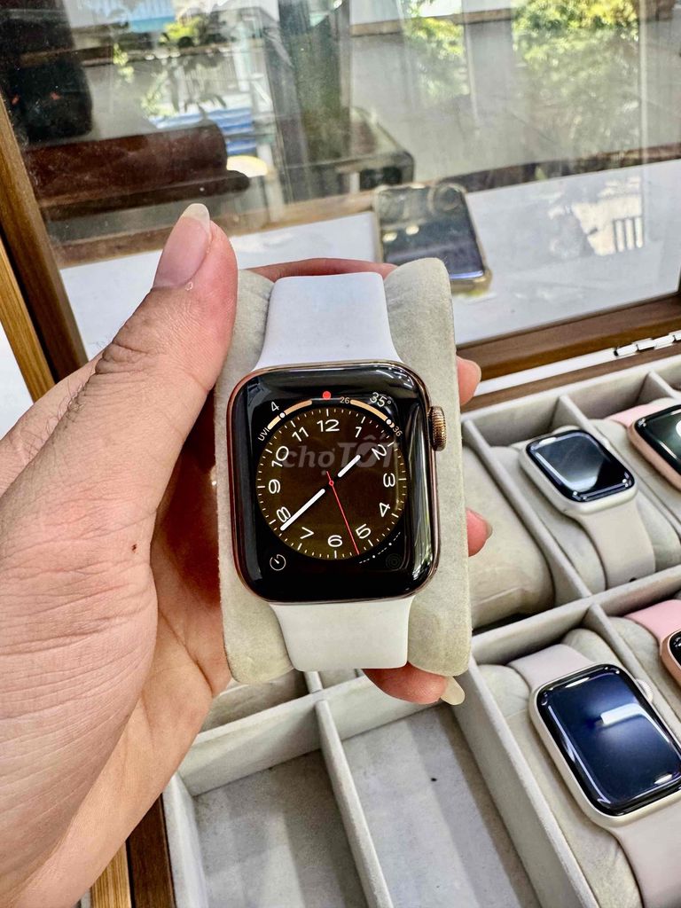 Apple Watch Series 5 40mm Vàng Thép. Mua bán Thiết bị đeo thông minh tại Quận Thanh Khê Đà Nẵng được đăng bởi Apple Watch Chính Hãng SO1 DaNang hình 1