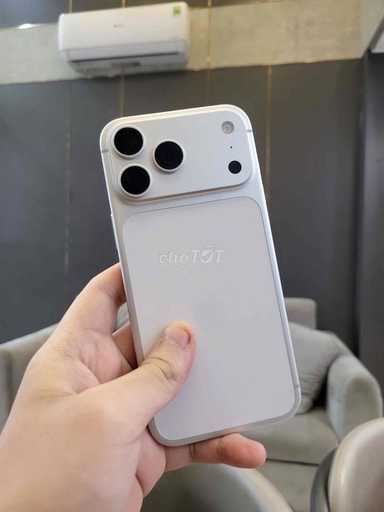 Apple iPhone 17 Pro Max 1TB Trắng LL/A Likenew 99%. Mua bán Điện thoại tại Quận 8 Tp Hồ Chí Minh được đăng bởi CA REM BÁN TÁO hình 1