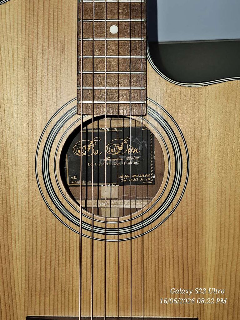 Đàn guitar Gỗ Vàng nhạt. Mua bán Nhạc cụ tại Quận Tân Phú Tp Hồ Chí Minh được đăng bởi Phan Quốc Thịnh  hình 1