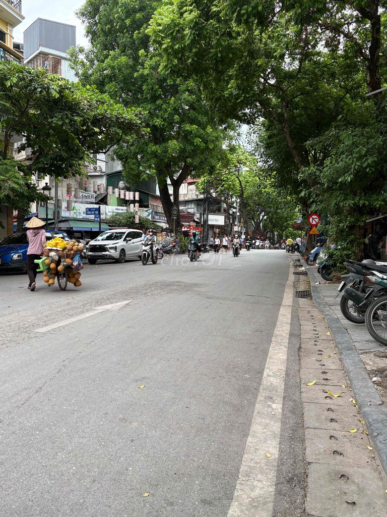 CHO THUÊ NHÀ MẶT TIỀN PHỐ CỔ – 3 TẦNG  - DT 14M – VỈA HÈ SIÊU RỘNG  -
