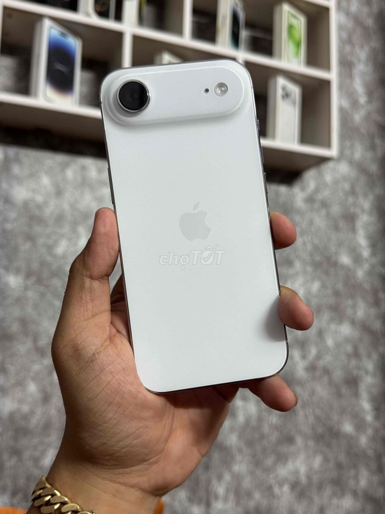 Apple iPhone 17 Air Trắng 256GB BH Apple dài. Mua bán Điện thoại tại Quận Liên Chiểu Đà Nẵng được đăng bởi Tin Store hình 1