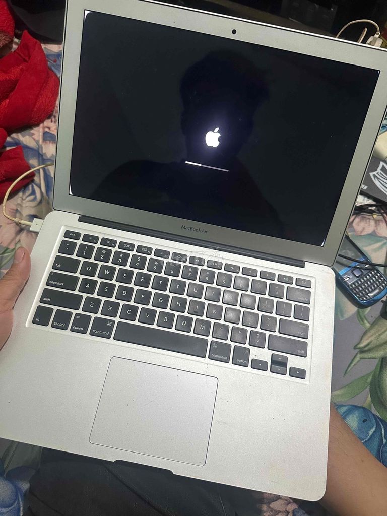 Apple MacBook Air  i5 256GB Bạc. Mua bán Laptop tại Thị Xã Buôn Hồ Đắk Lắk được đăng bởi việt hình 1