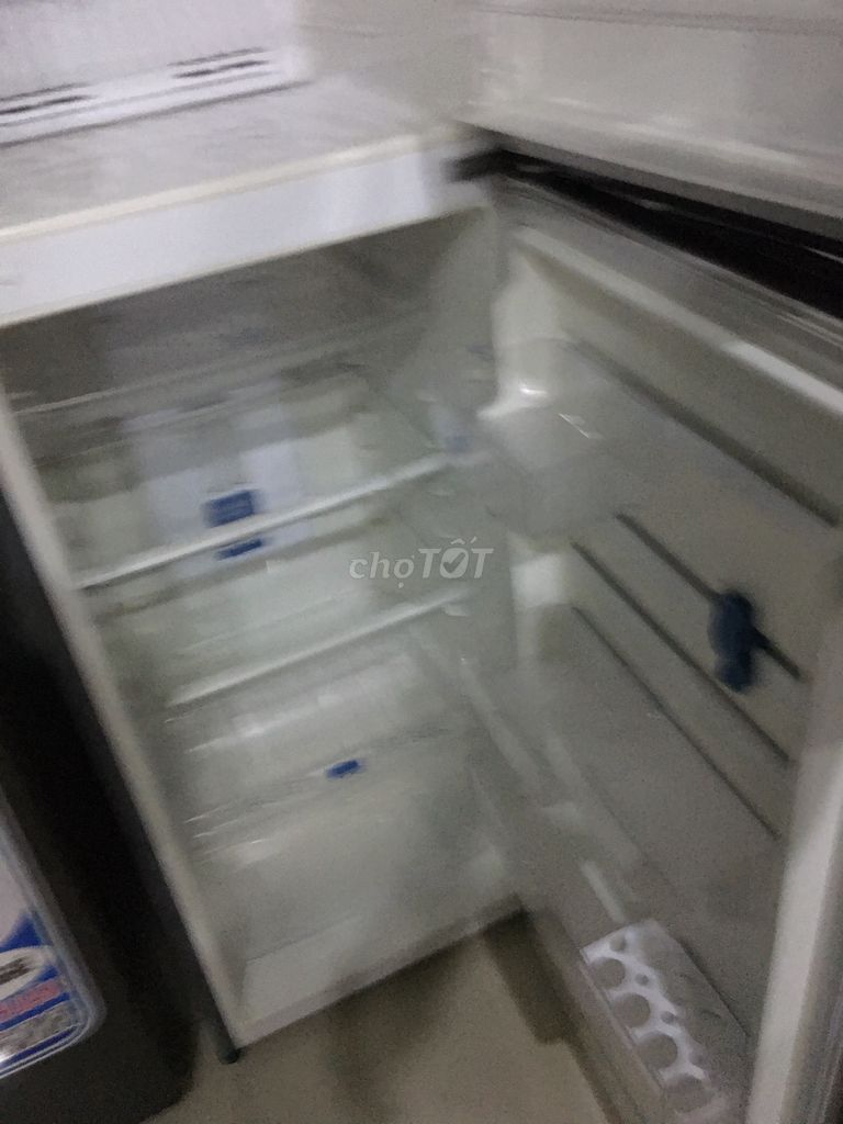 0981930079 - Tủ lạnh electrolux inveter 270 lít mới 99%