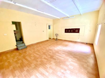 Cho thuê Mặt bằng kinh doanh 3 tầng, 100m2 tại Cầu Giấy, Hà Nội. Cho thuê văn phòng, mặt bằng kinh doanh tại Quận Cầu Giấy Hà Nội được đăng bởi maomao Huong