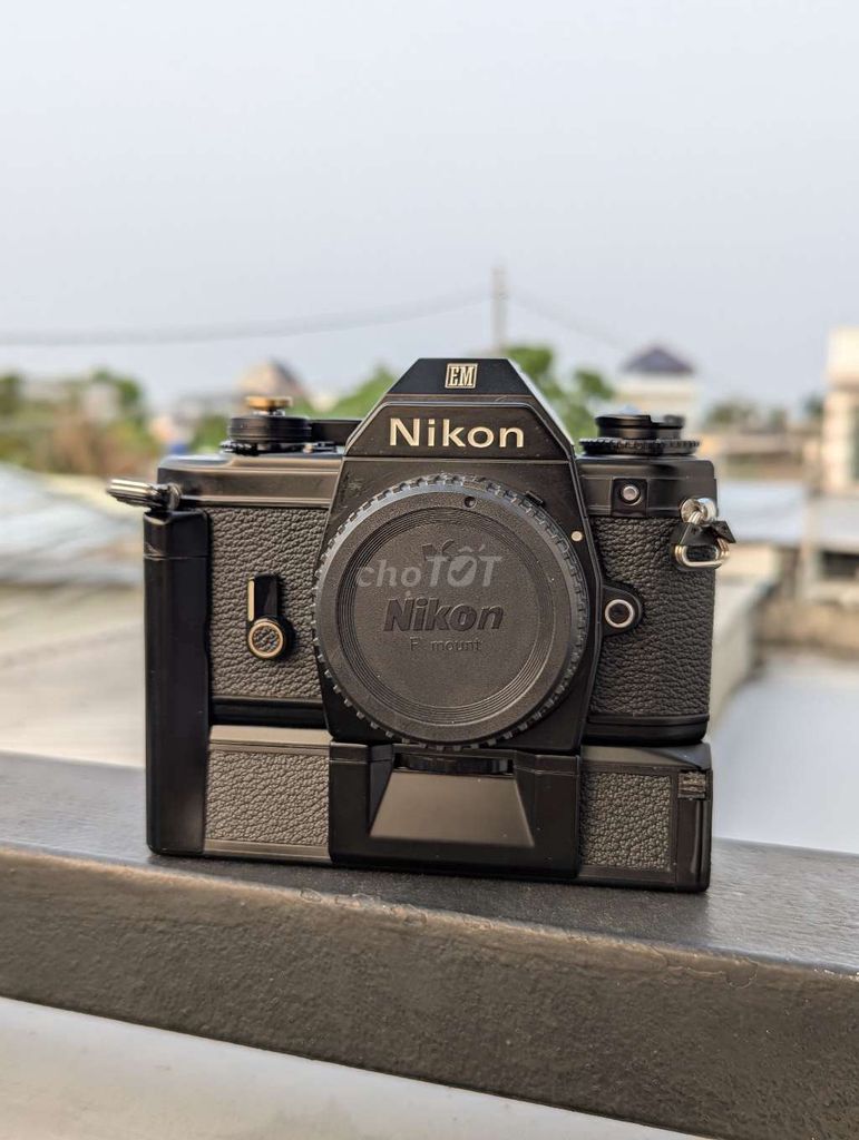 Máy ảnh Nikon EM kèm motor drive, flash SB-E. Mua bán Máy ảnh, Máy quay tại Quận 1 Tp Hồ Chí Minh được đăng bởi Nguyễn Hữu Thoại hình 1