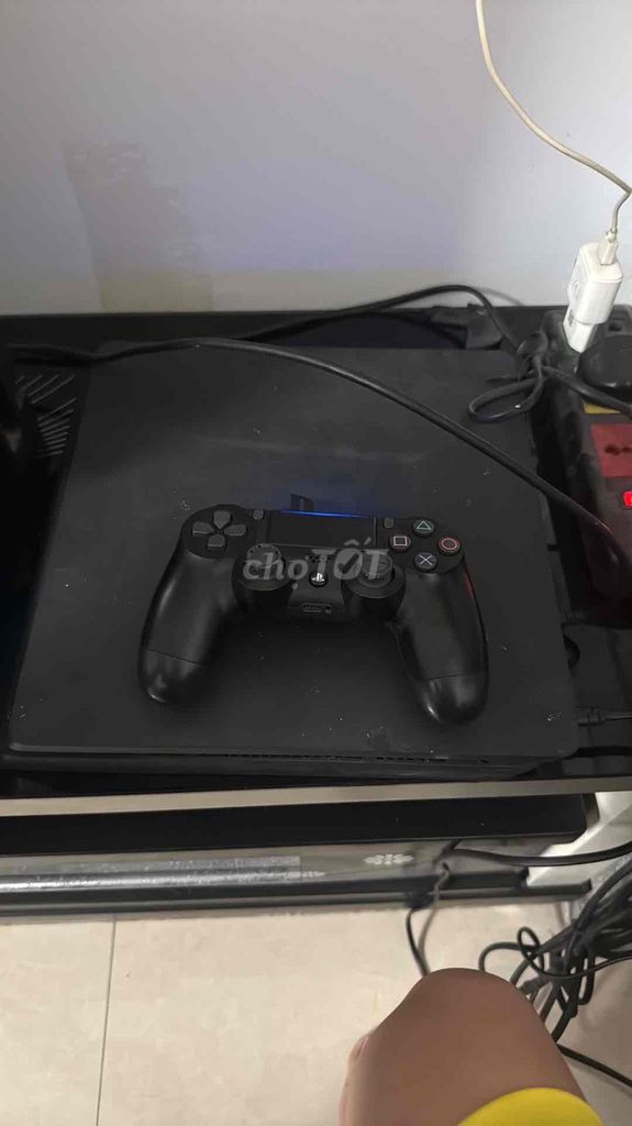 Máy chơi game Sony PlayStation 4 Đen. Mua bán Thiết bị chơi game tại Thành phố Thủ Đức Tp Hồ Chí Minh được đăng bởi Nguyễn Hưng hình 1