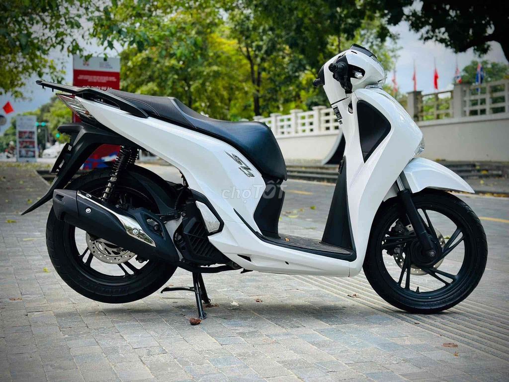 HONDA SH 125i HỖ TRỢ TRẢ GÓP. Mua bán Xe máy tại Thành phố Huế Thừa Thiên Huế được đăng bởi DVCĐ Toàn Thắng hình 5