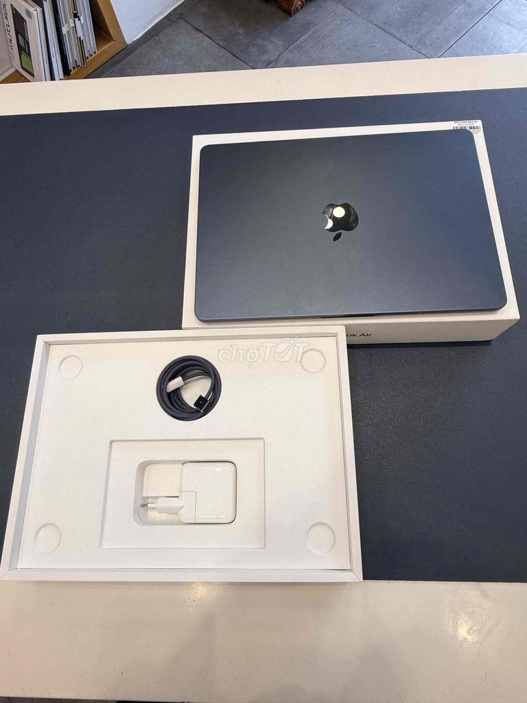 Apple MacBook Air Đen Đã sử dụng. Mua bán Laptop tại Quận Ninh Kiều Cần Thơ được đăng bởi Minh Phát hình 1