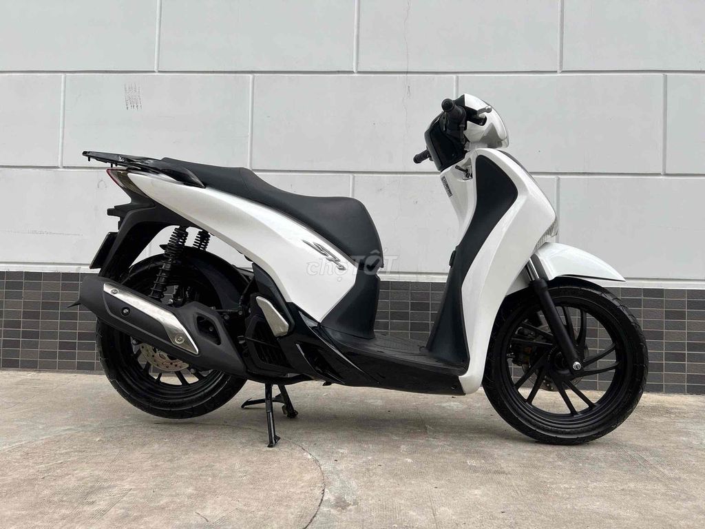 bán sh 125c đk 2015,bstp,btc,cccd chủ,odo 20k,zin. Mua bán Xe máy tại Quận Tân Bình Tp Hồ Chí Minh được đăng bởi Thân thi hương  hình 6