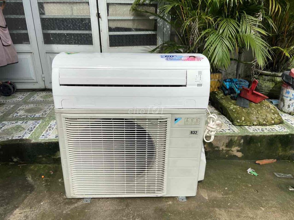 Daikin 2.0HP Inverter Streamer -Ion New 97% 2021!!