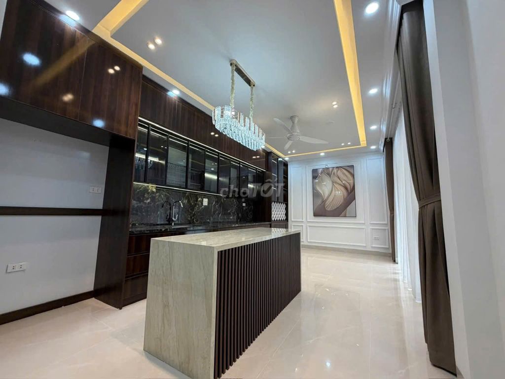 Красивый дом Ким Ма – 42м² 6 этажей лифт – угловой – полная обстановка