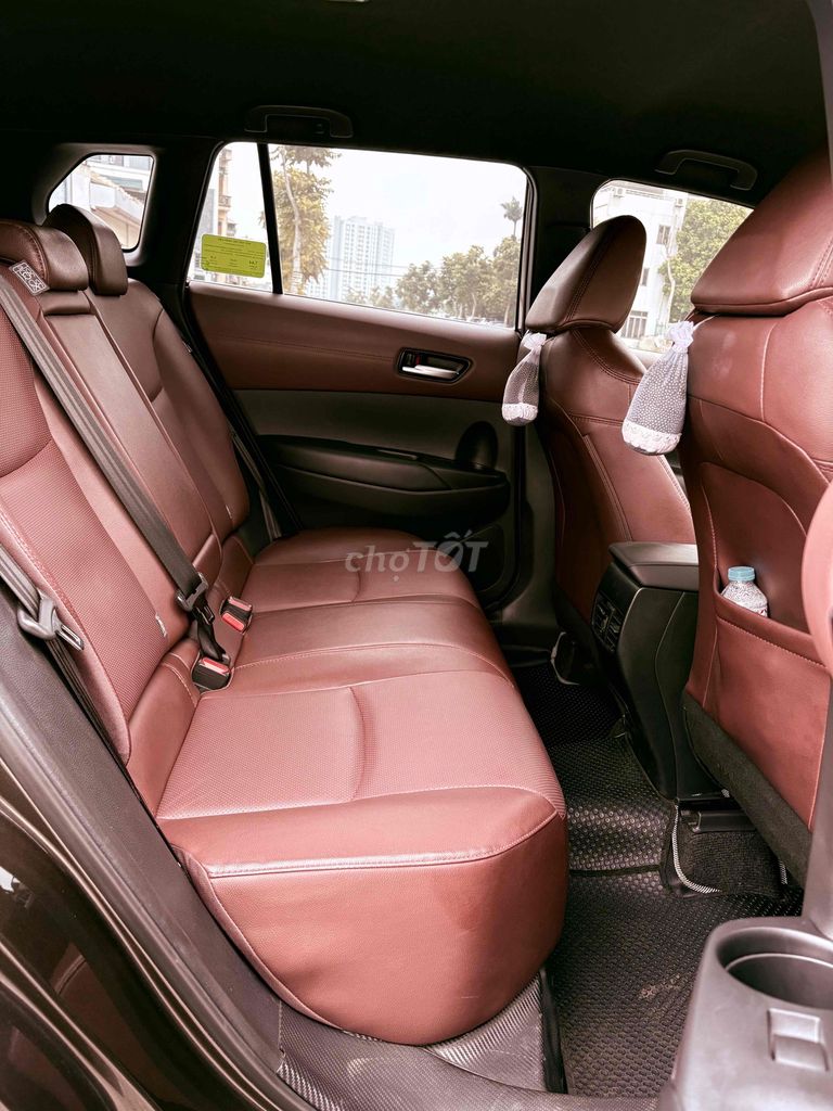 Toyota Corolla Cross 1.8G 2021 Кофейный. На гарантии