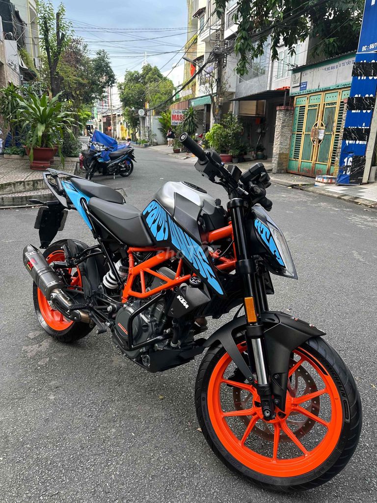 DUKE 390. Mua bán Xe máy tại Quận Tân Bình Tp Hồ Chí Minh được đăng bởi Huyền hình 2