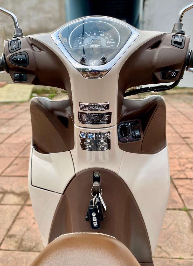 Honda SH MODE Phanh ABS Date 2021 Hồ sơ cầm tay. Mua bán Xe máy tại Quận Ninh Kiều Cần Thơ được đăng bởi Xe Máy TÂN LIÊN HƯNG 1 91B hình 18