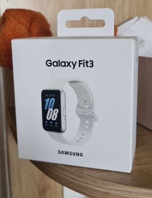 Samsung Galaxy Fit 3 - Màu Trắng - Nguyên Seal