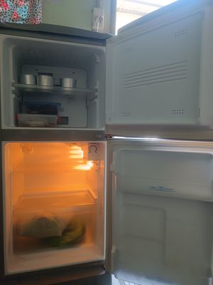 Tủ lạnh êm, tiết kiệm điện.