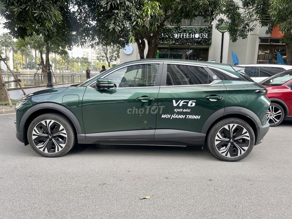 VinFast VF6 hỗ trợ 100% phí trước bạ. Mua bán Ô tô tại Quận Cẩm Lệ Đà Nẵng được đăng bởi Vinfast Đà Nẵng hình 1