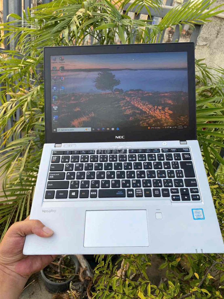 Lenovo ThinkPad i5 Gen 8 12.5 inch 8GB/128GB. Mua bán Laptop tại Thành phố Vĩnh Long Vĩnh Long được đăng bởi Ngà Trần hình 1