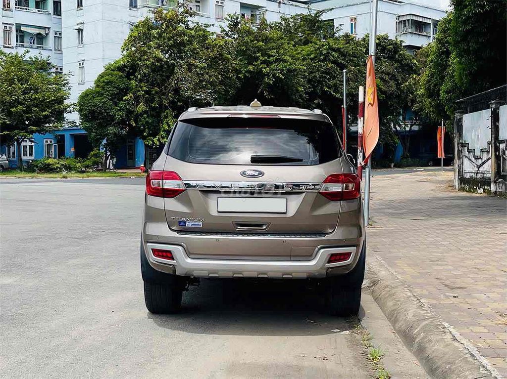 Ford Everest 2019 Titanium 2.0L AT 4x2 - 61000 km. Mua bán Ô tô tại Quận 12 Tp Hồ Chí Minh được đăng bởi Xe Đẹp Minh Khôi hình 3