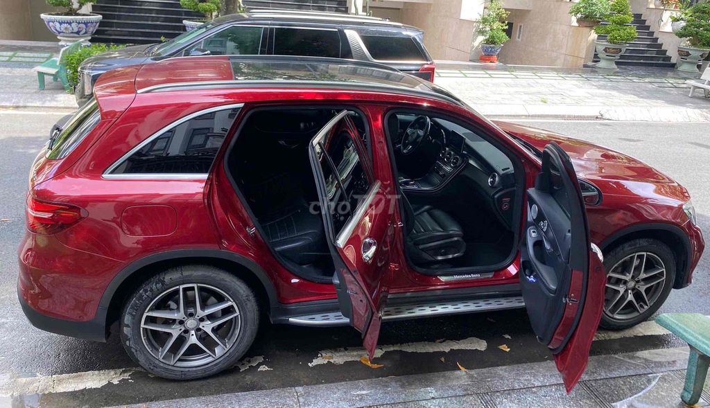 Cần bán xe ô tô 5 chỗ GLC300 đã qua sử dụng. Mua bán Ô tô tại Quận 12 Tp Hồ Chí Minh được đăng bởi Thanh Thanh hình 6