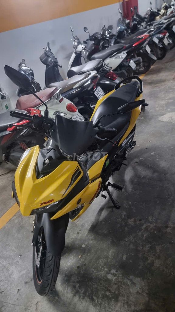 Xe máy Yamaha Exciter 155 VVA Vàng Đen. Mua bán Xe máy tại Quận 7 Tp Hồ Chí Minh được đăng bởi Hanna Tran hình 1