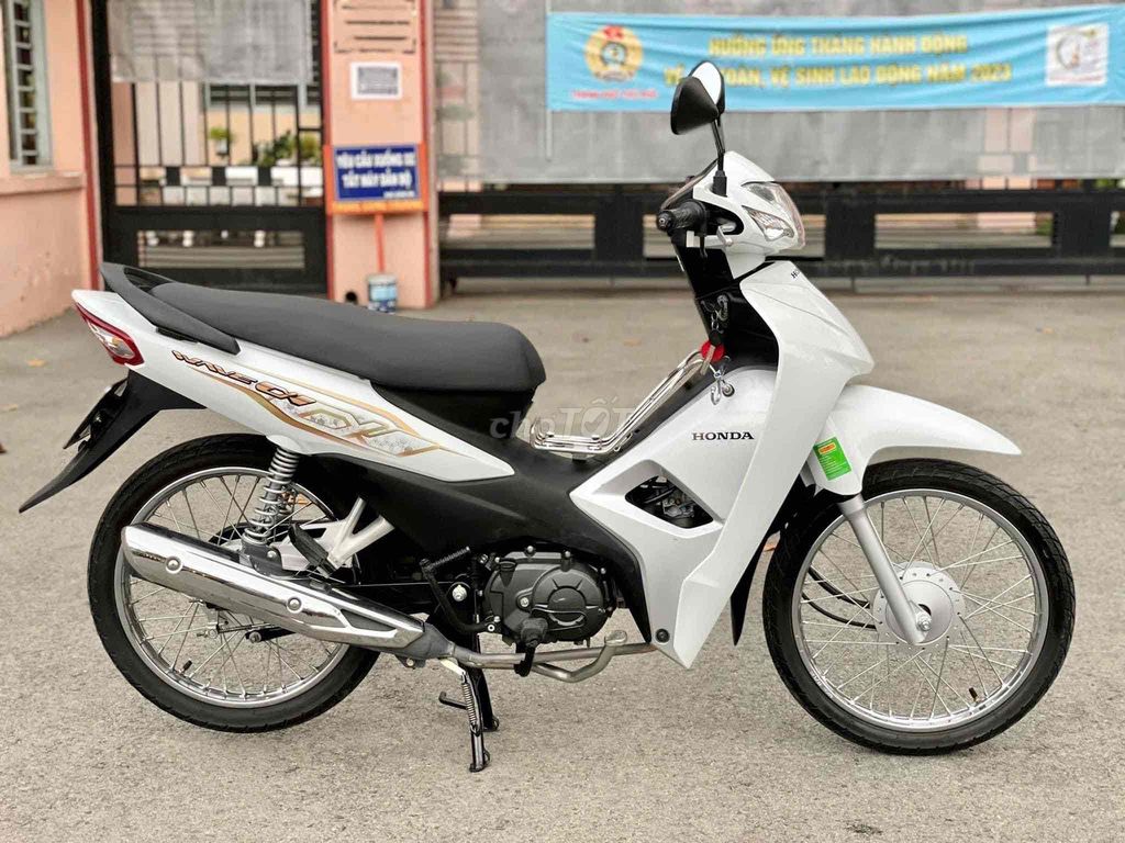 Honda Wave 110 dky 2023 mới 99%. Mua bán Xe máy tại Quận Bắc Từ Liêm Hà Nội được đăng bởi Cẩm Hương hình 2