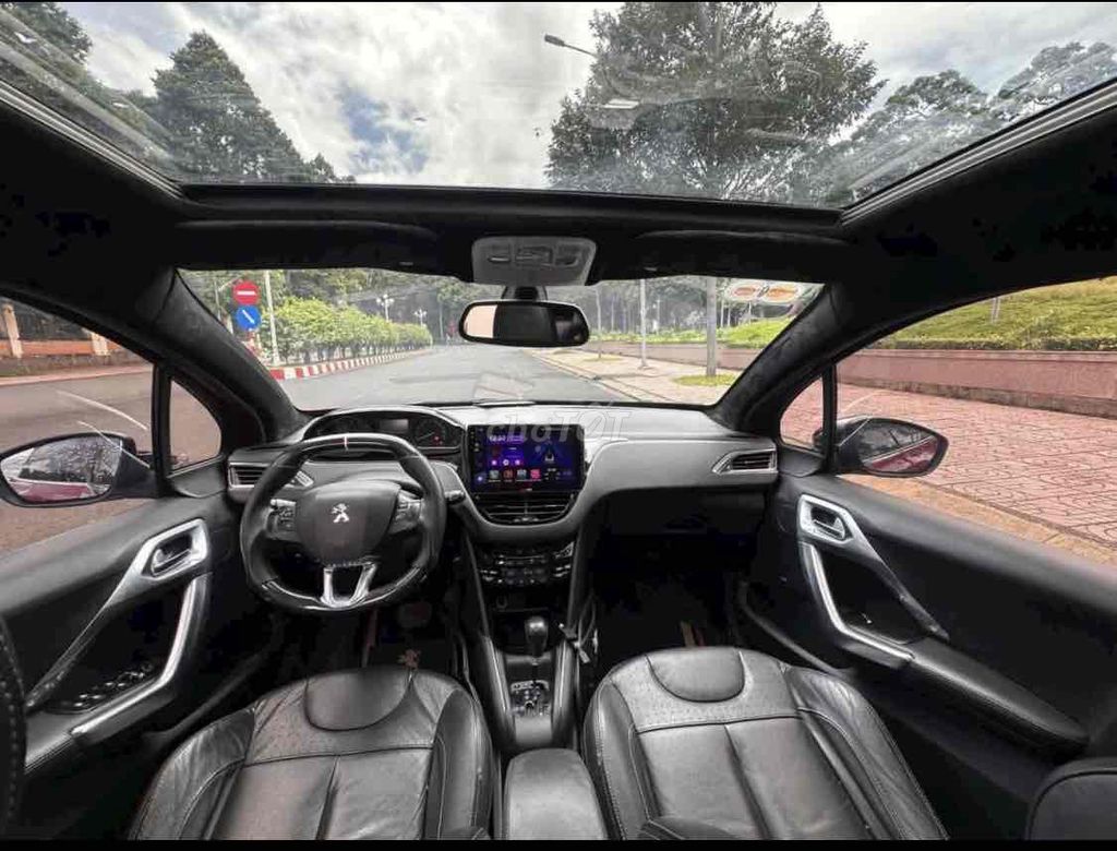 Peugeot 208 2015 1.6L AT - 72123 km. Mua bán Ô tô tại Huyện Krông Pắc Đắk Lắk được đăng bởi lê thanh luân hình 5