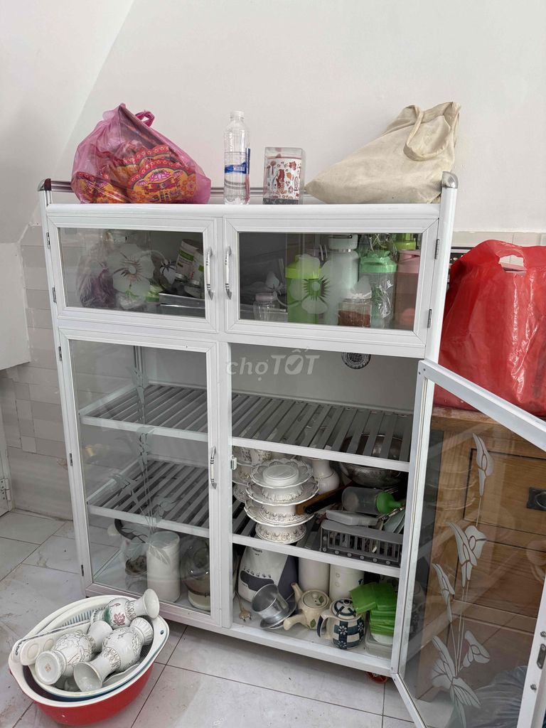 Tủ chén bát Nhôm kính Trắng đã sử dụng. Mua bán Tủ, kệ gia đình tại Quận 7 Tp Hồ Chí Minh được đăng bởi Ngọc Thy hình 1