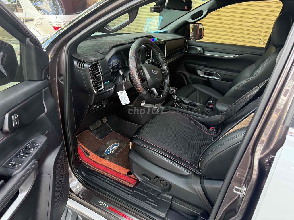 Everest mode2023  Titanium 2.0L AT 4x2 - 36000 km. Mua bán Ô tô tại Quận 12 Tp Hồ Chí Minh được đăng bởi Văn Bình hình 5