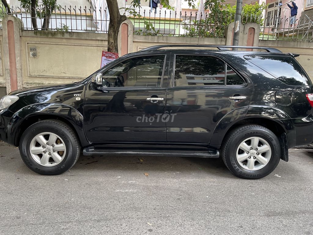 Toyota Fortuner 2010 2.5G - 10000 km. Mua bán Ô tô tại Quận Ba Đình Hà Nội được đăng bởi Nguyễn Tuấn Hùng hình 3